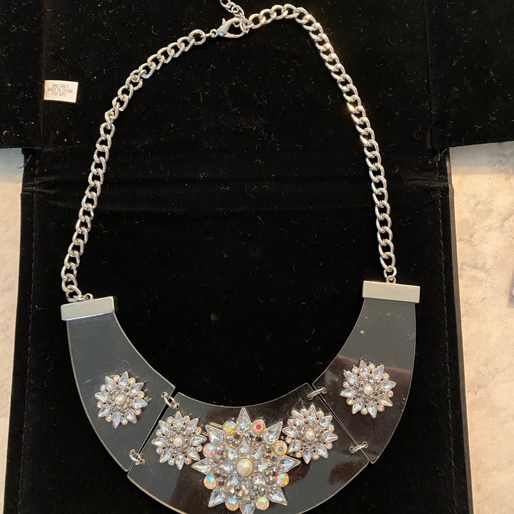 transparent flower crystal Necklace